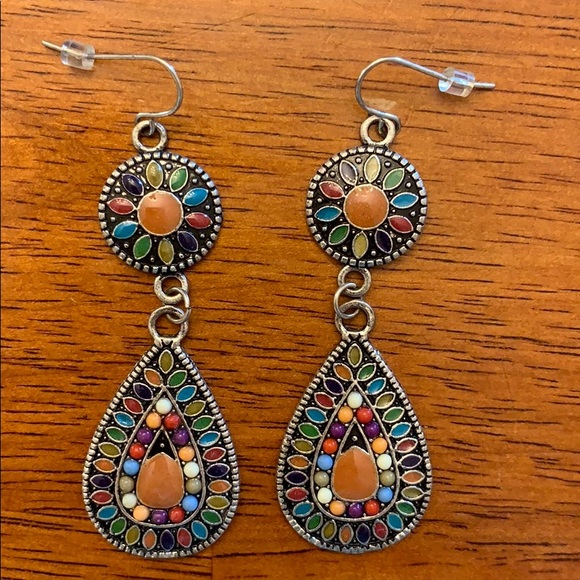 Earrings - Picture 7 of 7